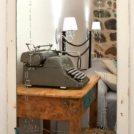 Sa Domo De Sos Massaios Nocleg ze śniadaniem 3*