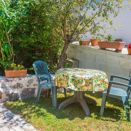 Sa Domo De Sos Massaios Nocleg ze śniadaniem 3*