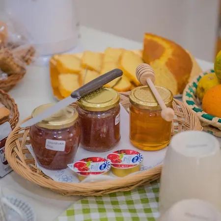 Sa Domo De Sos Massaios 3* אורוסיי