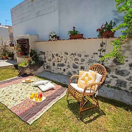 Sa Domo De Sos Massaios Bed and Breakfast Orosei