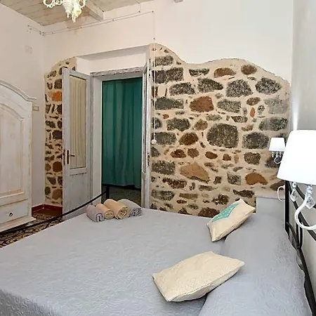 Bed and Breakfast Sa Domo De Sos Massaios 3*