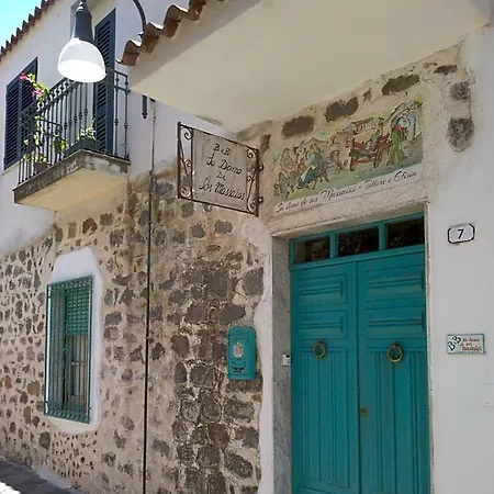 Bed & Breakfast Sa Domo De Sos Massaios 3*