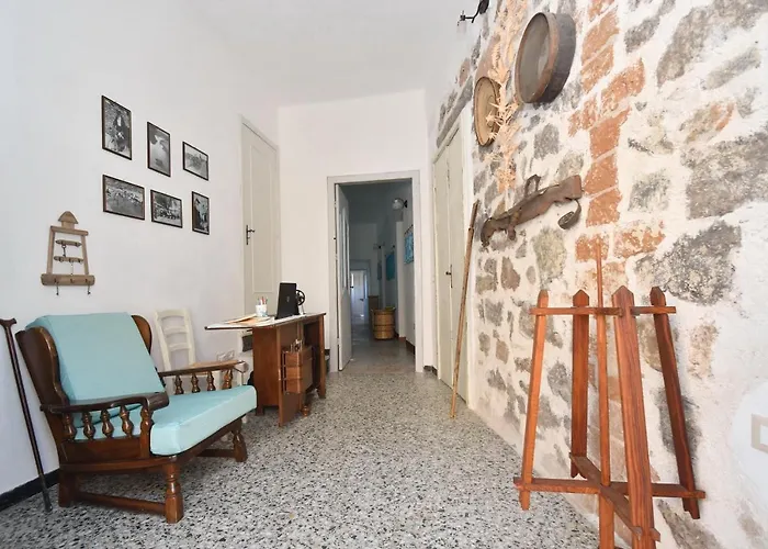 Sa Domo De Sos Massaios 住宿加早餐酒店