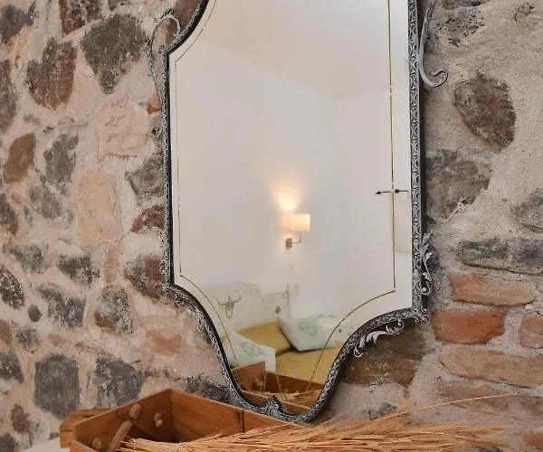 Sa Domo De Sos Massaios 住宿加早餐酒店 3*