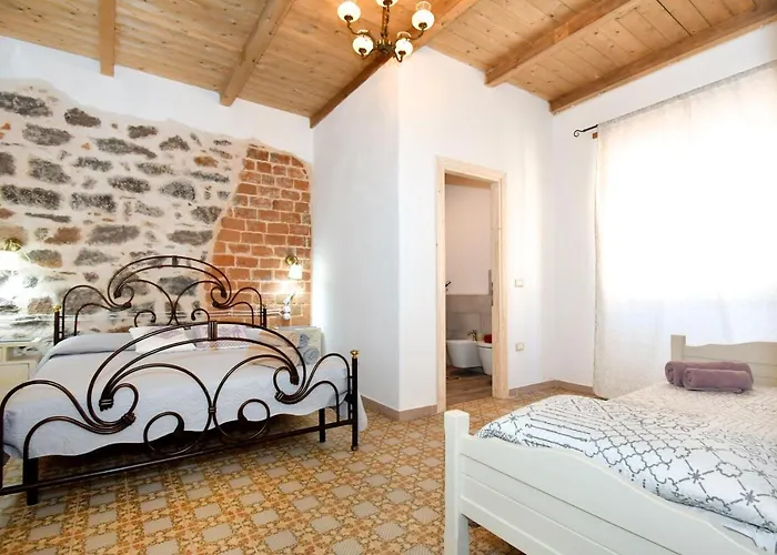 Sa Domo De Sos Massaios 住宿加早餐酒店